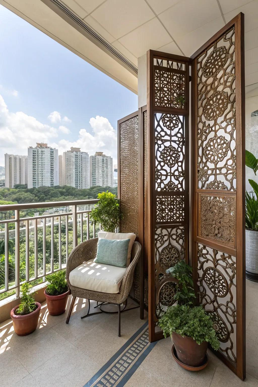 Decorative privacy screens on balcony