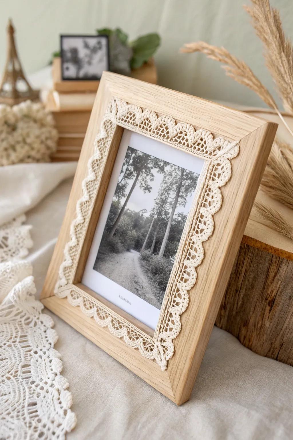 A lace-trimmed frame that adds vintage elegance to your cherished photos.