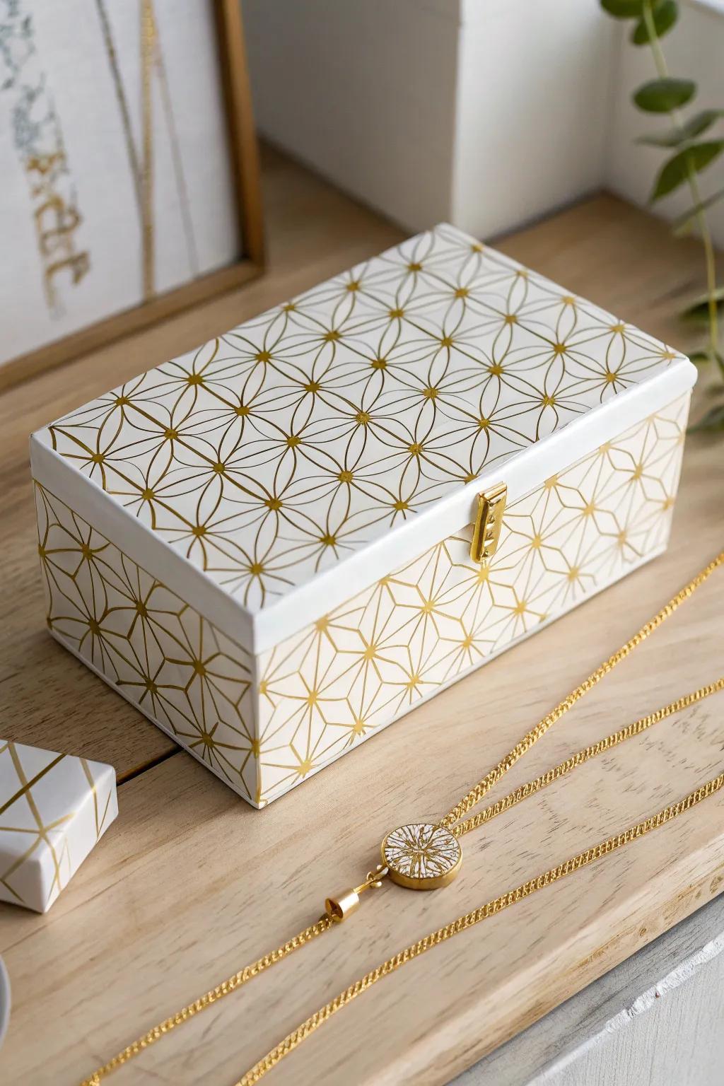 Elegant jewelry box wrapped in decorative paper, combining Scandinavian simplicity with boho style.