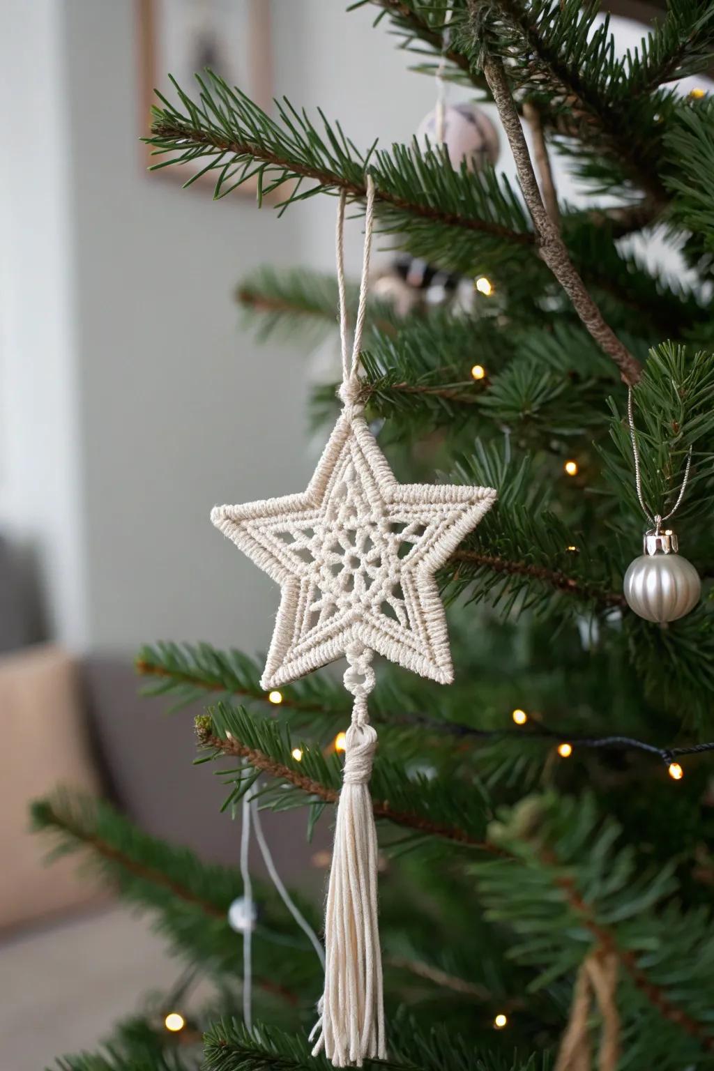 Celebrate simplicity with ringless star macrame ornaments.