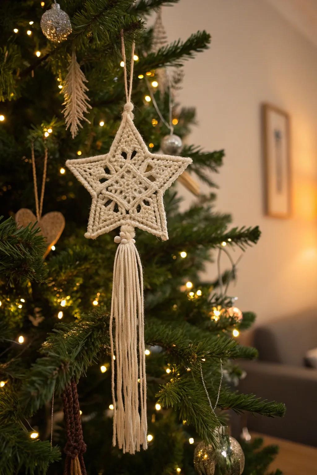 Bring a magical glow with a shooting star macrame ornament.