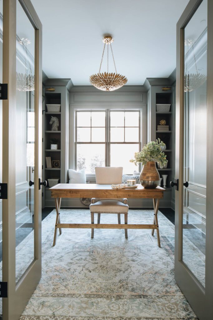 Minimalist Home Office Design Minimalist home office with natural light