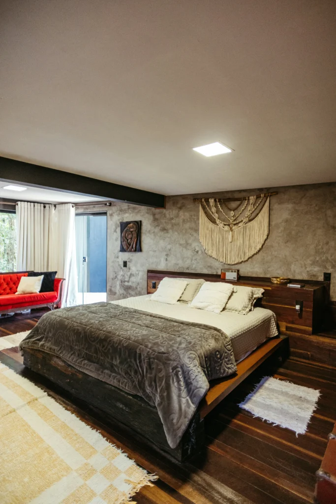 Vintage bedroom accessories